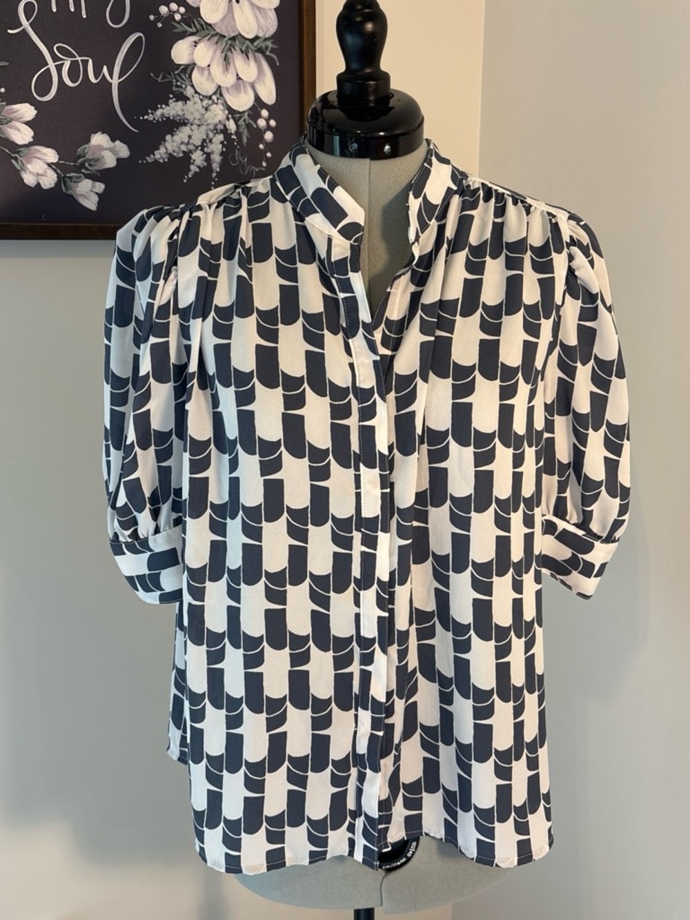 Ann Taylor Factory Navy and White Geometric Puff-Sleeve Blouse